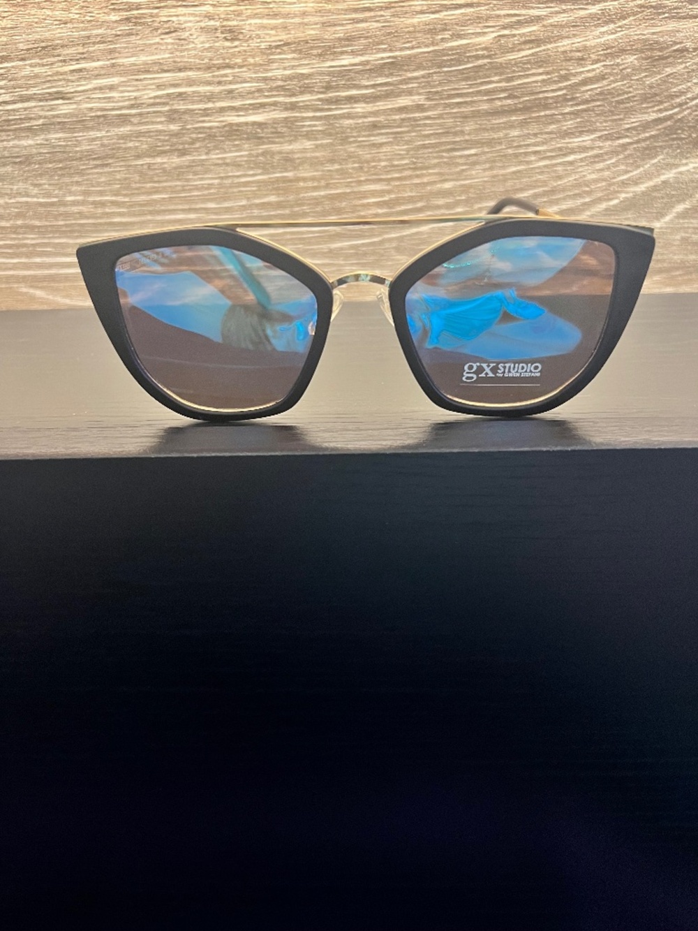 GX Studio by Gwen Stefani Oversized Cat Eye Sunglasses Black & Gold